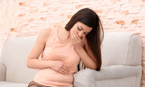 Έρευνα: Η σοβαρή ναυτία στην εγκυμοσύνη αυξάνει κατά 50% τον κίνδυνο ψυχικών διαταραχών