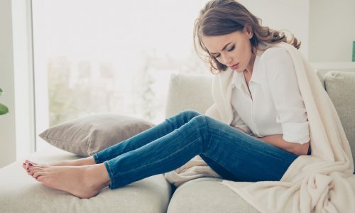 Πώς μπορώ να αντιμετωπίσω τον πόνο της ενδομητρίωσης; (vid)