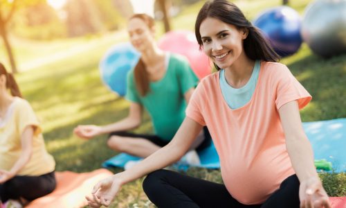 6 λόγοι να ξεκινήσετε yoga κατά τη διάρκεια της εγκυμοσύνης