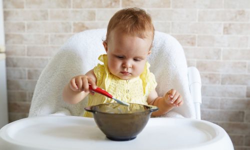 Το παιδί μου πίνει μόνο γάλα και δεν τρώει - Είναι φυσιολογικό;