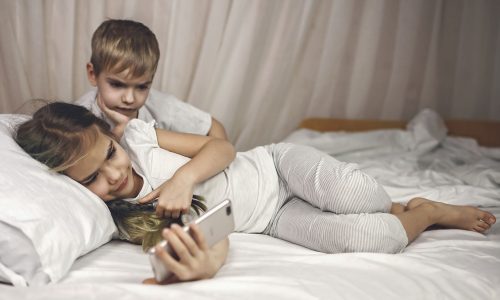 Ο No1 κανόνας για χαρούμενα και υγιή παιδιά, σύμφωνα με ψυχολόγο