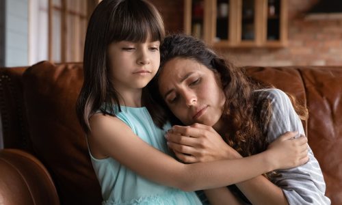 Ακόμη κι όταν νιώθω να καταρρέω, συνεχίζω για τα παιδιά μου