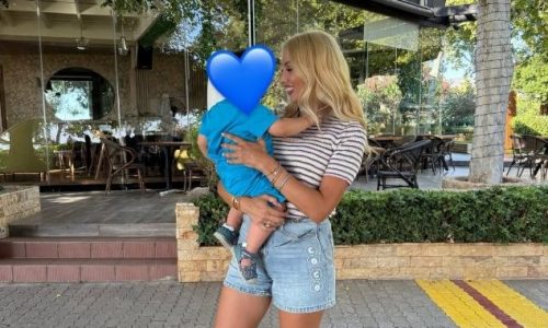 Cozy time: Έτσι περνάει το μεσημέρι της η Κωνσταντίνα Σπυροπούλου με τον μικρό της γιο