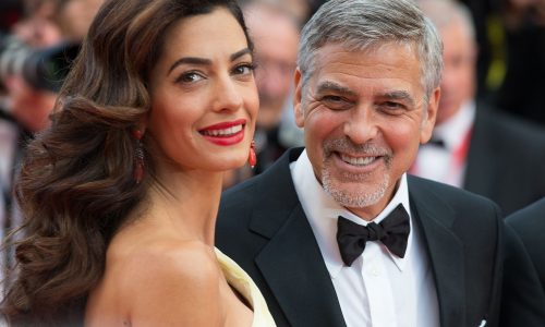 George και Amal Clooney: Γιατί μεγαλώνουν τα παιδιά τους σε φάρμα στη Γαλλία κι όχι στο Χόλιγουντ
