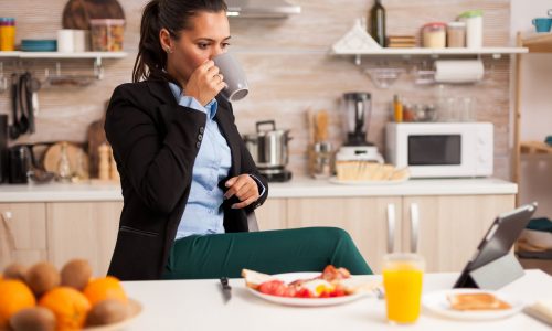 Ποιες τροφές προστατεύουν τον εγκέφαλο από την πρώιμη άνοια, σύμφωνα με έρευνες