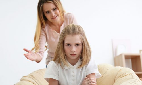 «Γιατί είσαι πάντα τόσο γκρινιάρα, μαμά;»