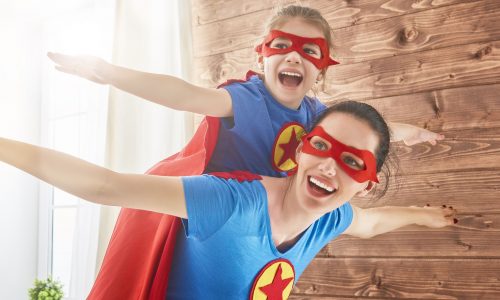 3 συνήθειες των γονιών που μεγαλώνουν ευτυχισμένα και επιτυχημένα παιδιά