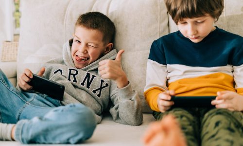 Instagram: Νέοι κανόνες για τους λογαριασμούς 13χρονων — Τι πρέπει να γνωρίζουν οι γονείς