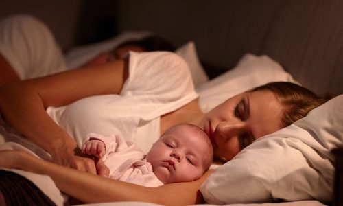 Οι 9 πιο συνηθισμένοι λόγοι που τα μωρά δυσκολεύονται να κοιμηθούν