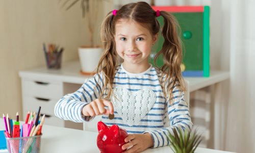 83% των γονιών προτιμούν τα παιδιά τους να κάνουν μαθήματα οικονομίας παρά λογοτεχνίας στο σχολείο