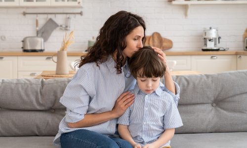 3 στους 10 γονείς αντιμετωπίζουν ψυχικά προβλήματα λόγω της γονεϊκότητας - Πώς να τα αντιμετωπίσετε