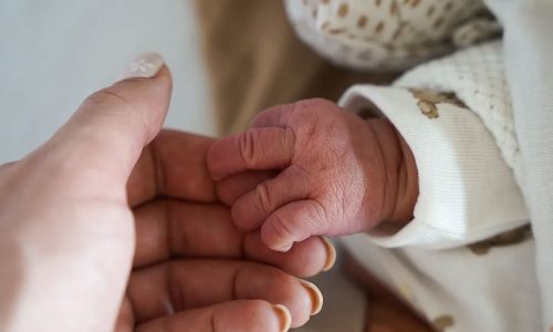 Η μαγική στιγμή που γίνεσαι «η μαμά κάποιου»