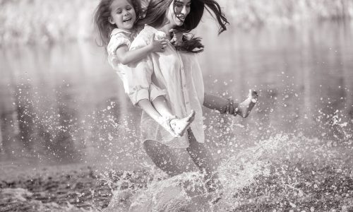 Η καθημερινή πρόκληση του «να απολαμβάνεις την κάθε στιγμή» ως μαμά