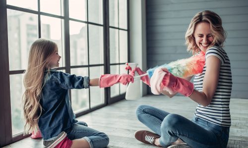 Πώς η καθαριότητα του σπιτιού συμβάλλει στην καλή ψυχική διάθεση της μαμάς;