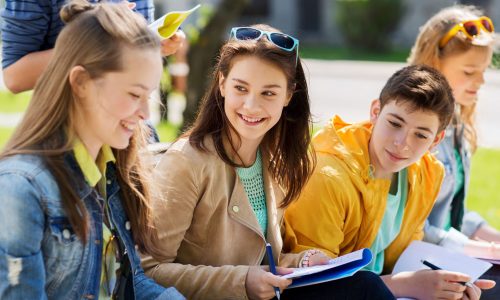 Τι απασχολεί τους έφηβους το 2025, σύμφωνα με νέα έρευνα