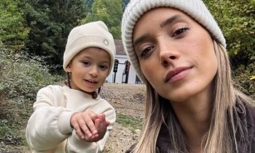 Η Γιολάντα Καλογεροπούλου σε μια αξέχαστη εκδρομή με την κόρη της – Ιππασία και πεζοπορία στη φύση