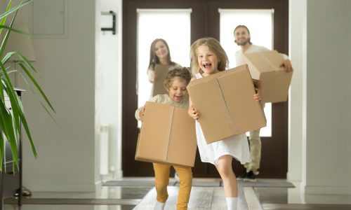 Παιδοψυχολόγος αποκαλύπτει τα σημάδια ότι τα παιδιά μεγαλώνουν σε ένα ευτυχισμένο σπίτι