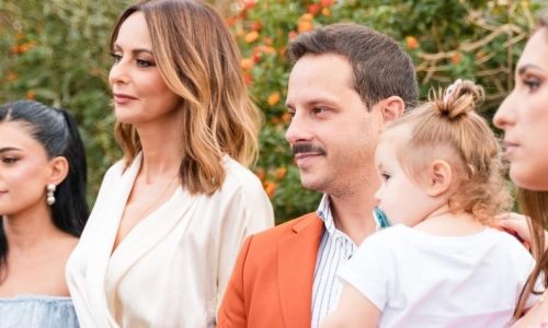 «Η καλύτερη νονά του κόσμου»: Η Μπέττυ Μαγγίρα αγκαλιά με την βαφτιστήρα της, Αριάδνη Μακαλιά