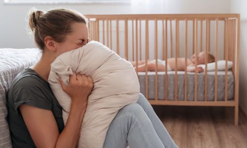 «Γιατί νιώθω θυμό;» - Ο αθέατος αγώνας πολλών γυναικών μετά τον τοκετό