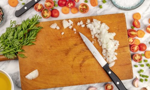 Από το λεμόνι ως το λάδι: Απλά tips για καθαρές επιφάνειες κοπής