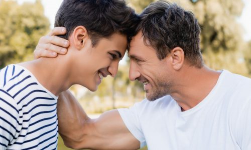 Γιατί πολλοί μπαμπάδες δυσκολεύονται να συνδεθούν με τους γιους τους;