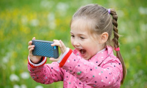 5 tips για ασφαλή χρήση κινητού από τα παιδιά