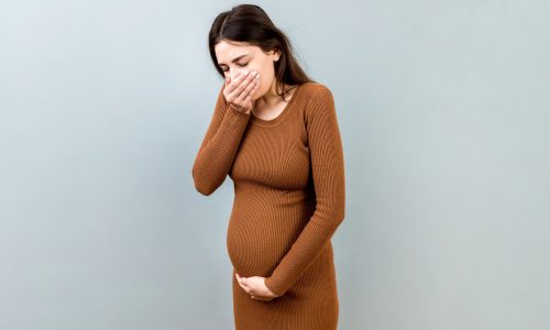 Υπερέμεση κύησης: Πώς η ναυτία συνδέεται με την κατάθλιψη;