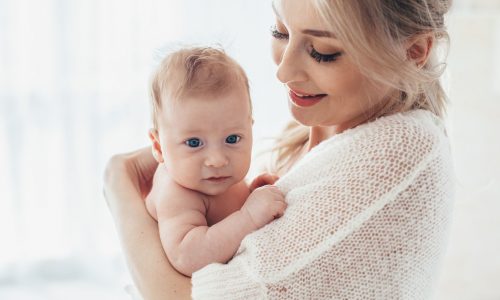 Ορόσημα ανάπτυξης του μωρού σας στους 2 μήνες