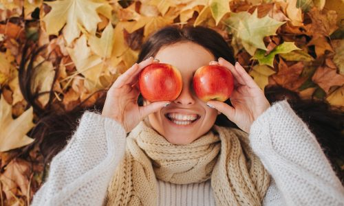 8 υγιεινές τροφές που βελτιώνουν τη διάθεση και την ψυχική σας υγεία