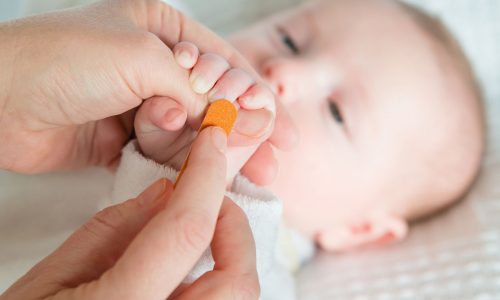 Πότε πρέπει να κόψω τα νύχια του μωρού;