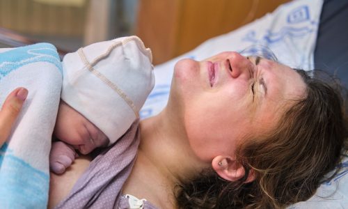 Ξεχνάμε πραγματικά τον πόνο του τοκετού;