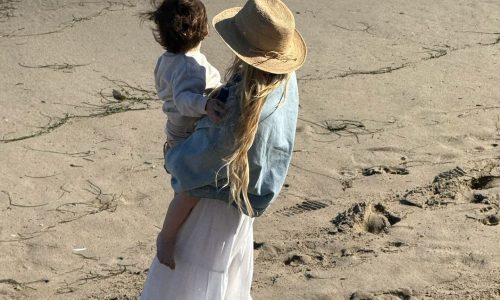 Lindsay Lohan: Δημοσίευσε σπάνια φωτογραφία του 2 ετών γιου της και αποκάλυψε την αδυναμία του