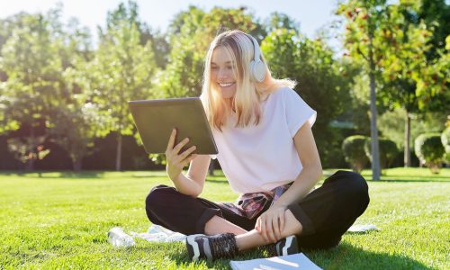 Πώς οι γονείς της Gen Alpha θα «στρέψουν» την τεχνολογία προς όφελος των παιδιών τους;