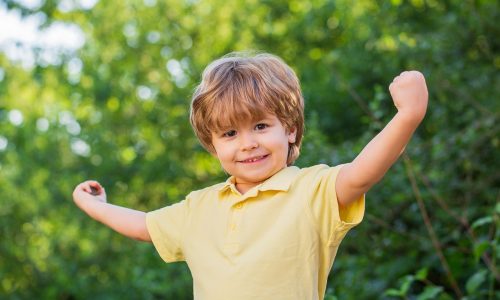 Τι χρειάζονται περισσότερο τα αγόρια σχολικής ηλικίας από τους γονείς τους