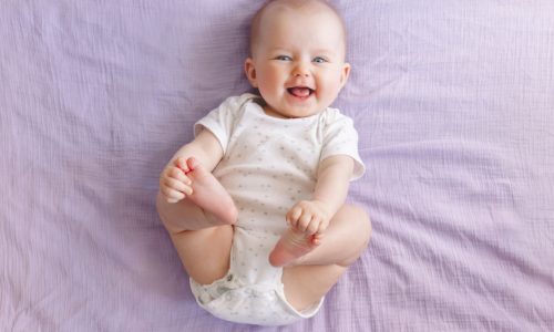 10 καθημερινές συνήθειες που κάνουν τα μωρά μας πιο ευτυχισμένα