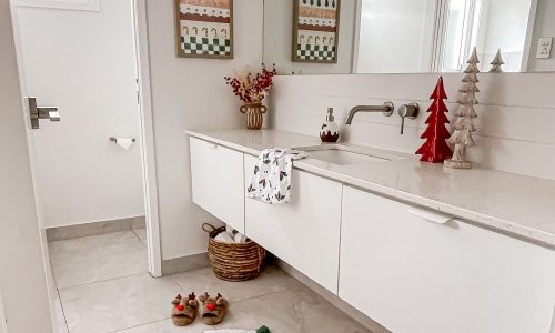 Χριστουγεννιάτικη διακόσμηση μπάνιου: Ιδέες & προτάσεις για γιορτινή ατμόσφαιρα