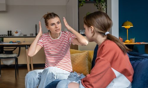 3 φράσεις που δεν πρέπει να λες στους εφήβους