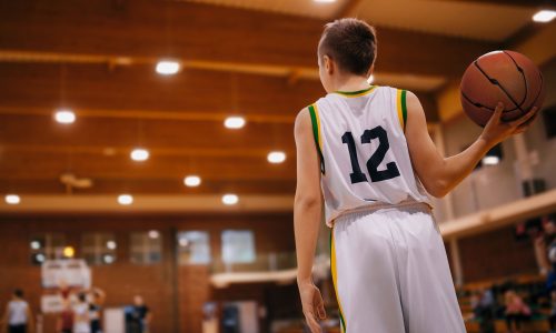 Προπονήσεις έως τις 9 το βράδυ; Τι λένε οι ειδικοί για τον ύπνο των παιδιών