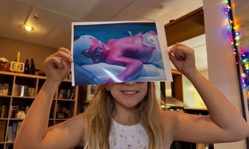 Ρούλα Ρέβη: Συγκινεί με την ανάρτηση και το μήνυμα της κόρης της για την Παγκόσμια Ημέρα Προωρότητας