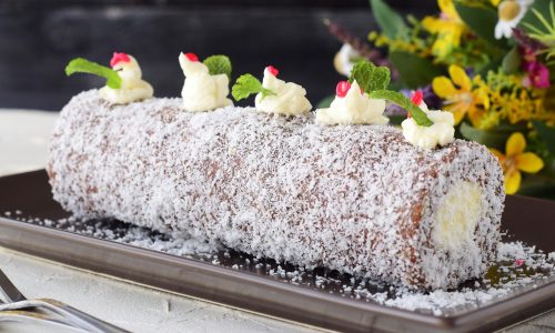 Ρολό με μπισκότα και ινδοκάρυδο - Το γρήγορο λευκό γλυκό που θα λατρέψουν τα παιδιά