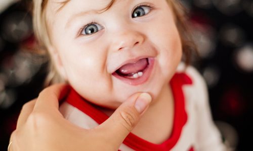 Έρευνα: Τα πρώτα δόντια του μωρού αποκαλύπτουν το στρες που είχε η μαμά στην εγκυμοσύνη