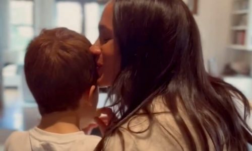 Η Meghan Markle μάς δείχνει τις μαγικές οικογενειακές της παραδόσεις για τα Χριστούγεννα