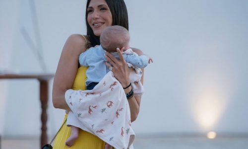 «Στα χνάρια του μπαμπά»: Το χιουμοριστικό σχόλιο της Ανθής Βούλγαρη για τα μαθήματα μουσικοκινητικής