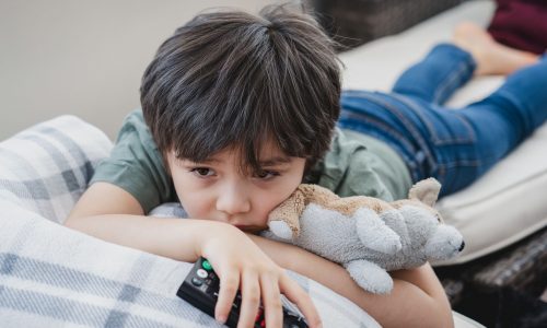 9 σημάδια ότι είσαι πολύ σκληρός με το παιδί σου, σύμφωνα με ψυχολόγους