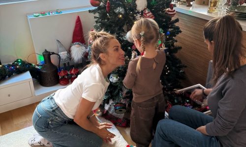 Ντορέττα Παπαδημητρίου: Ο χριστουγεννιάτικος στολισμός ξεκίνησε από το σπίτι της αδελφής της