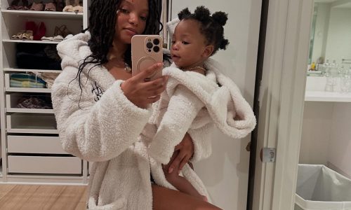 Η Halle Bailey χρησιμοποιεί τη φωνή της για να ομαλοποιήσει τις δυσκολίες μετά τον τοκετό