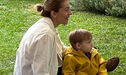 Οι αλλιώτικες ευχές της Γιούλικας Σκαφιδά για τα 2α γενέθλια του γιου της