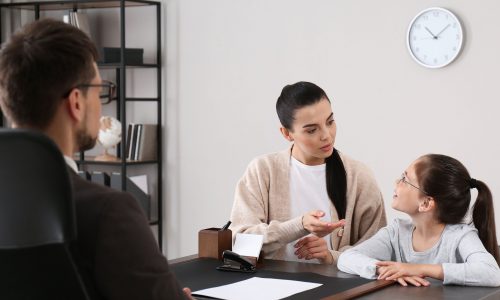 6 μυστικά που οι δάσκαλοι εύχονται να ήξεραν οι γονείς πριν τη συνάντησή τους