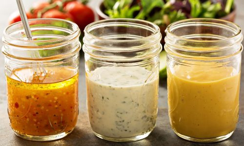 4 εύκολα salad dressings για τα γιορτινά σας τραπέζια