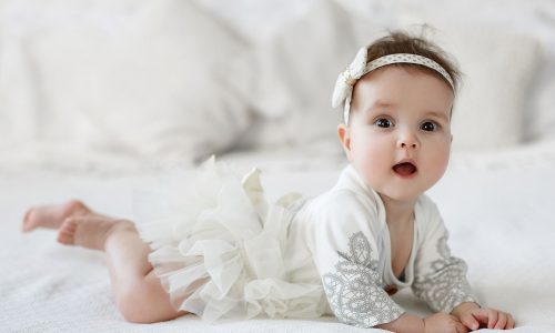 Πότε το μωρό ξεκινάει να βλέπει χρώματα και πότε μαθαίνει να τα ξεχωρίζει;